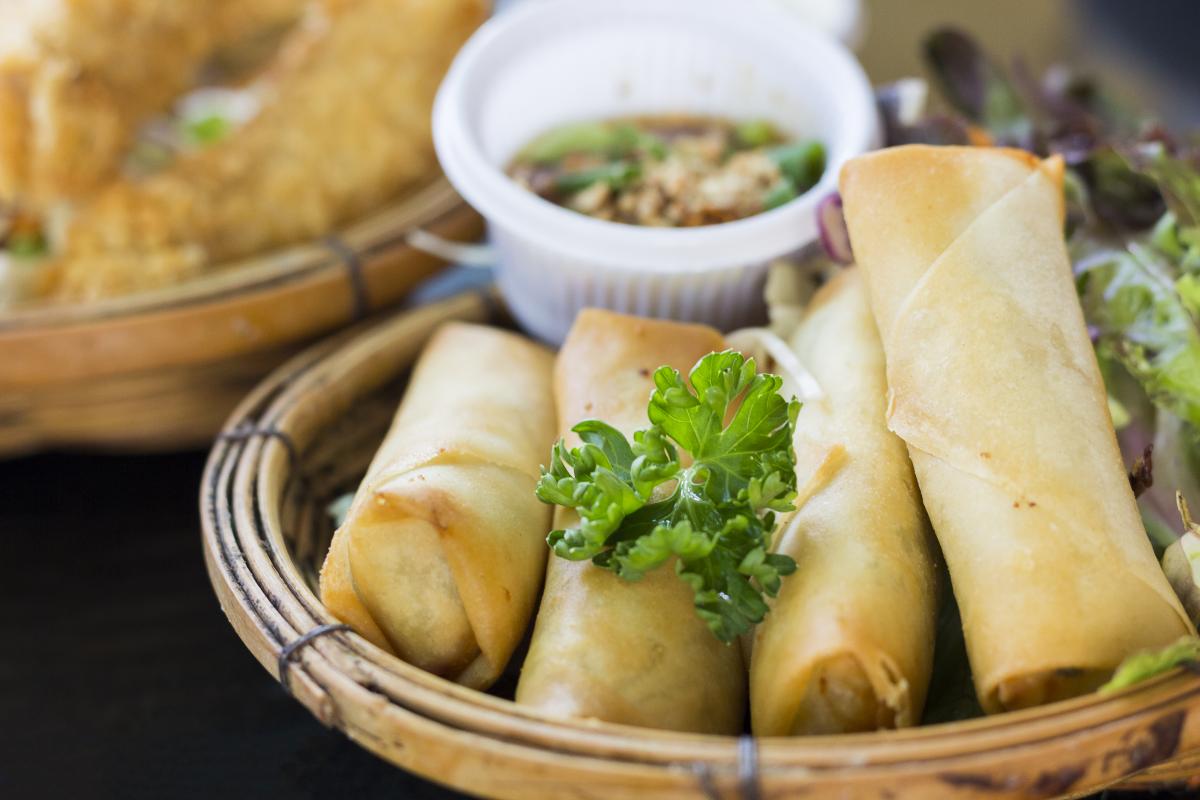 Veggie spring rolls - vegan chinese food 