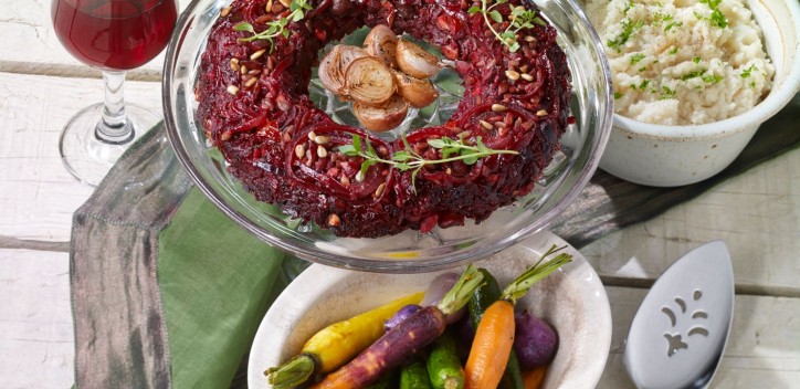 Beet Bourguignon with veg and mash in bowls