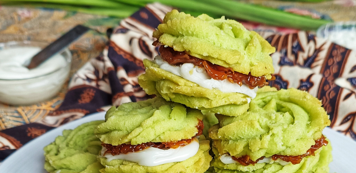 Pandan Coconut Caramel Butter Cookies on a plate