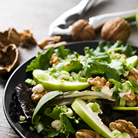 Salad with walnuts