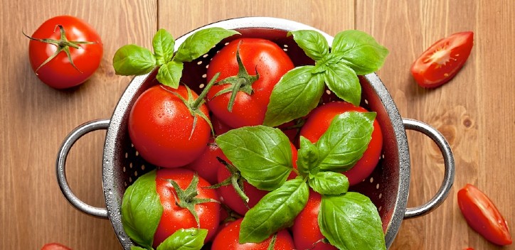 Tomato garlic sauce | The Vegan Society