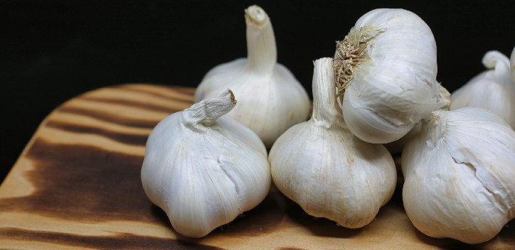 Roast garlic dressing | The Vegan Society