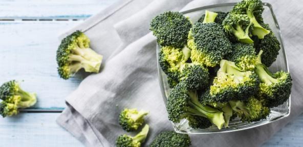 Raw broccoli in a dish 