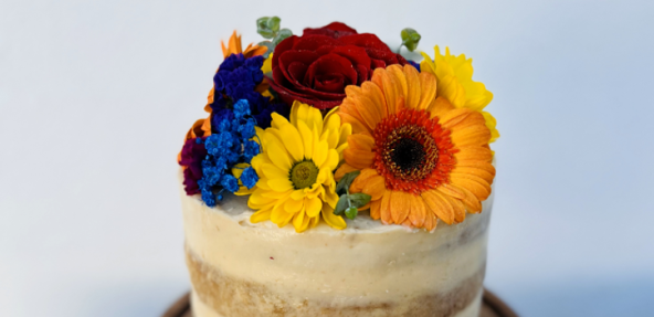Orgullo cake with flowers