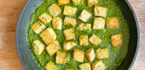 Palak tofu in a pan
