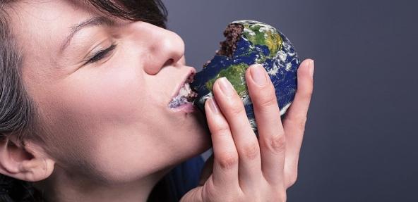 woman eating the earth