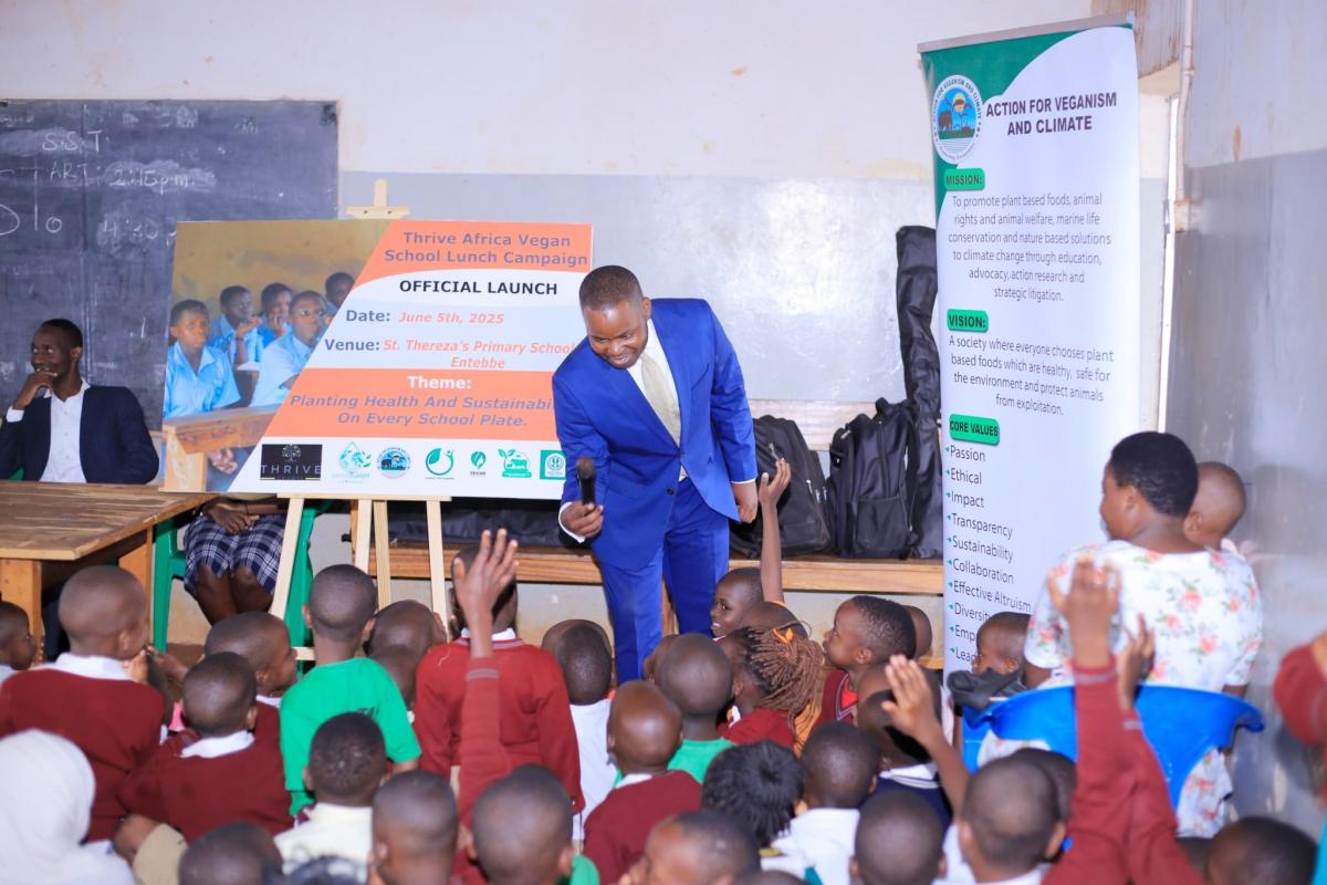 Kiggundu Ronald Reagan presenting to a class