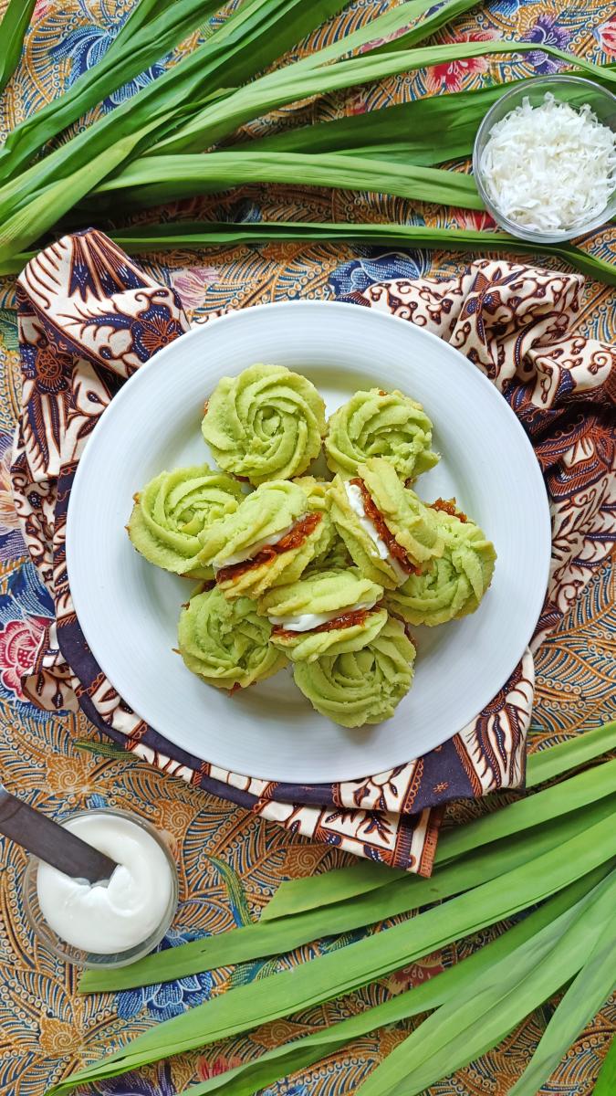 Pandan Coconut Caramel Butter Cookies on a plate