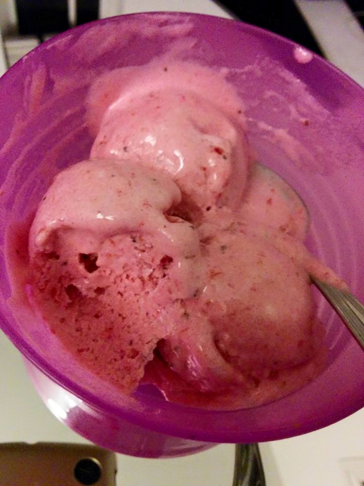 Strawberry Icecream From: http://bit.ly/icecreamaquafaba